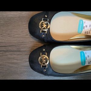 Micheal Kors black flats